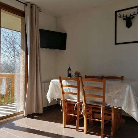Appartement F3 au calme, vue sur le lac. Les Angles  Extérieur photo