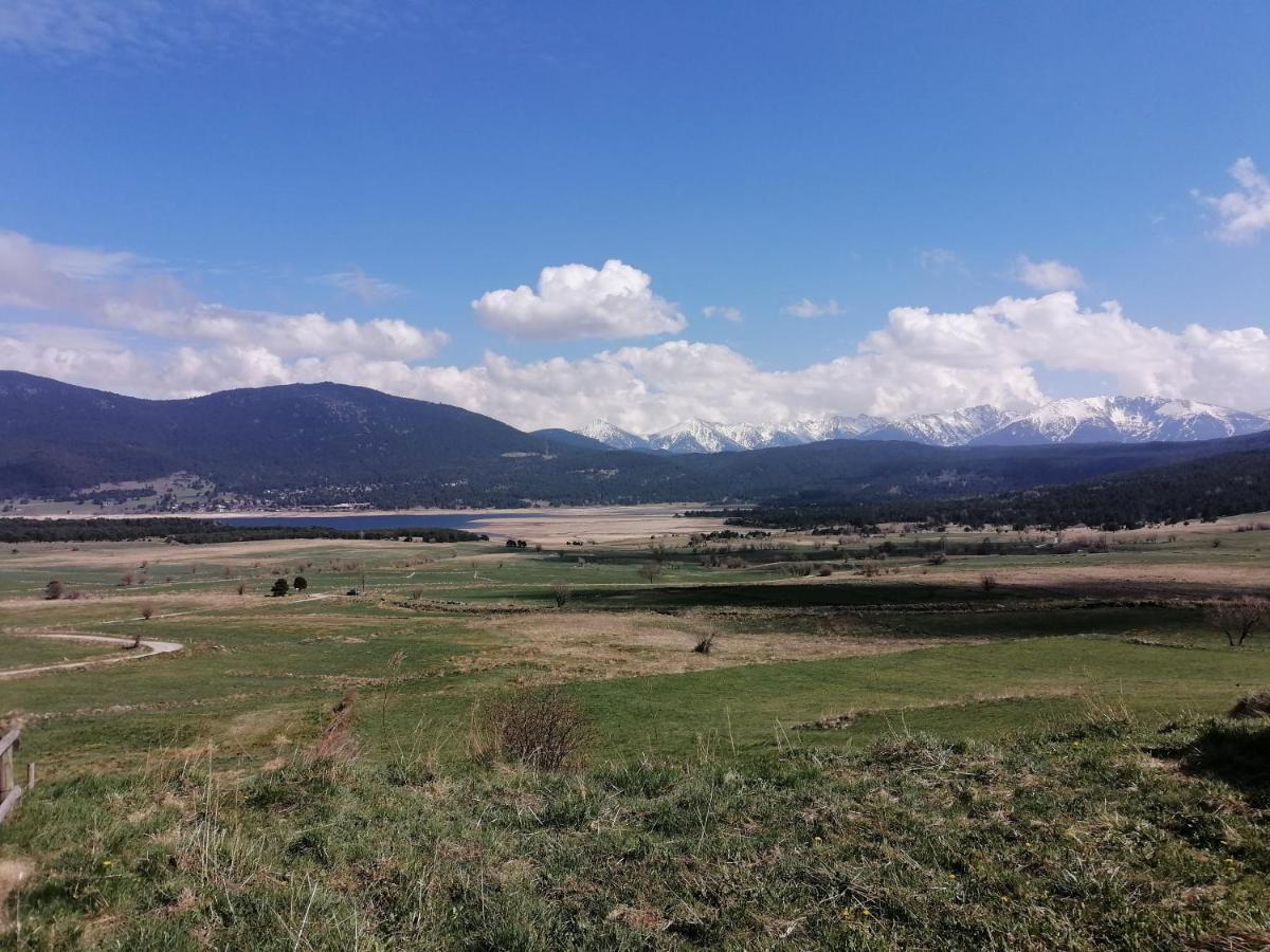 Appartement F3 au calme, vue sur le lac. Les Angles  Extérieur photo